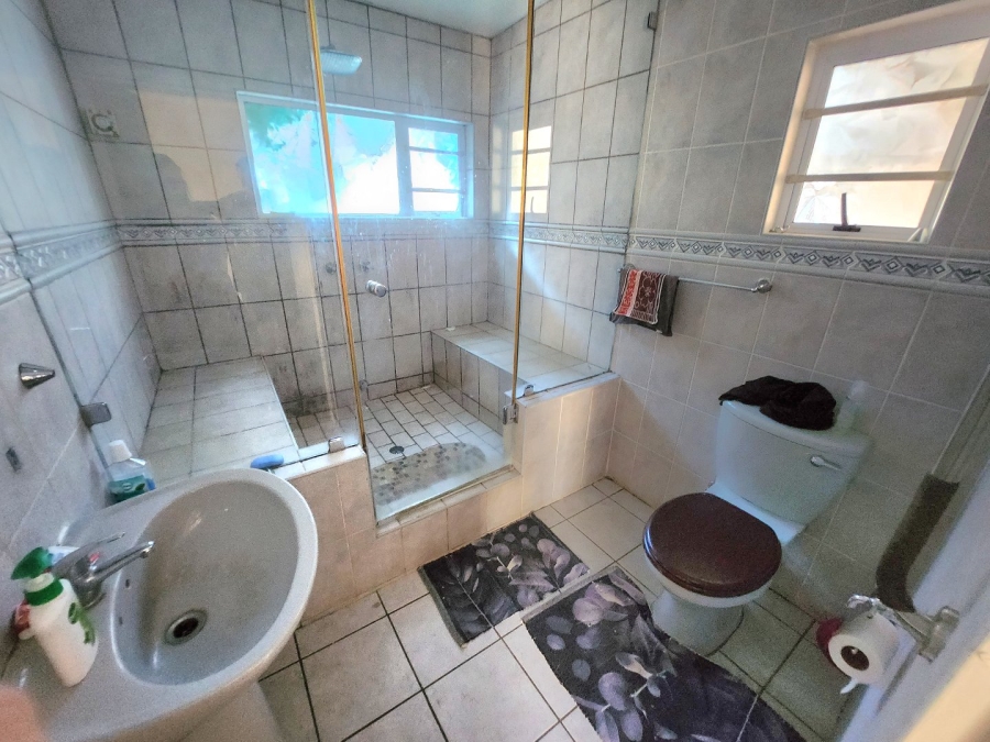 5 Bedroom Property for Sale in Stilfontein Ext 4 North West